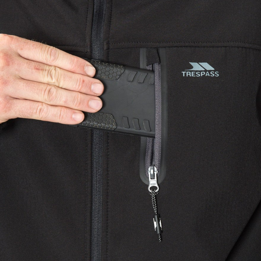 Accelerator 2 Men's Softshell Jacket in Black - Image 8