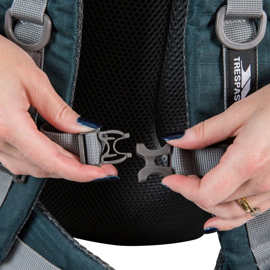 Trek 33 - 33 Litre Rucksack - Olive - Image 4